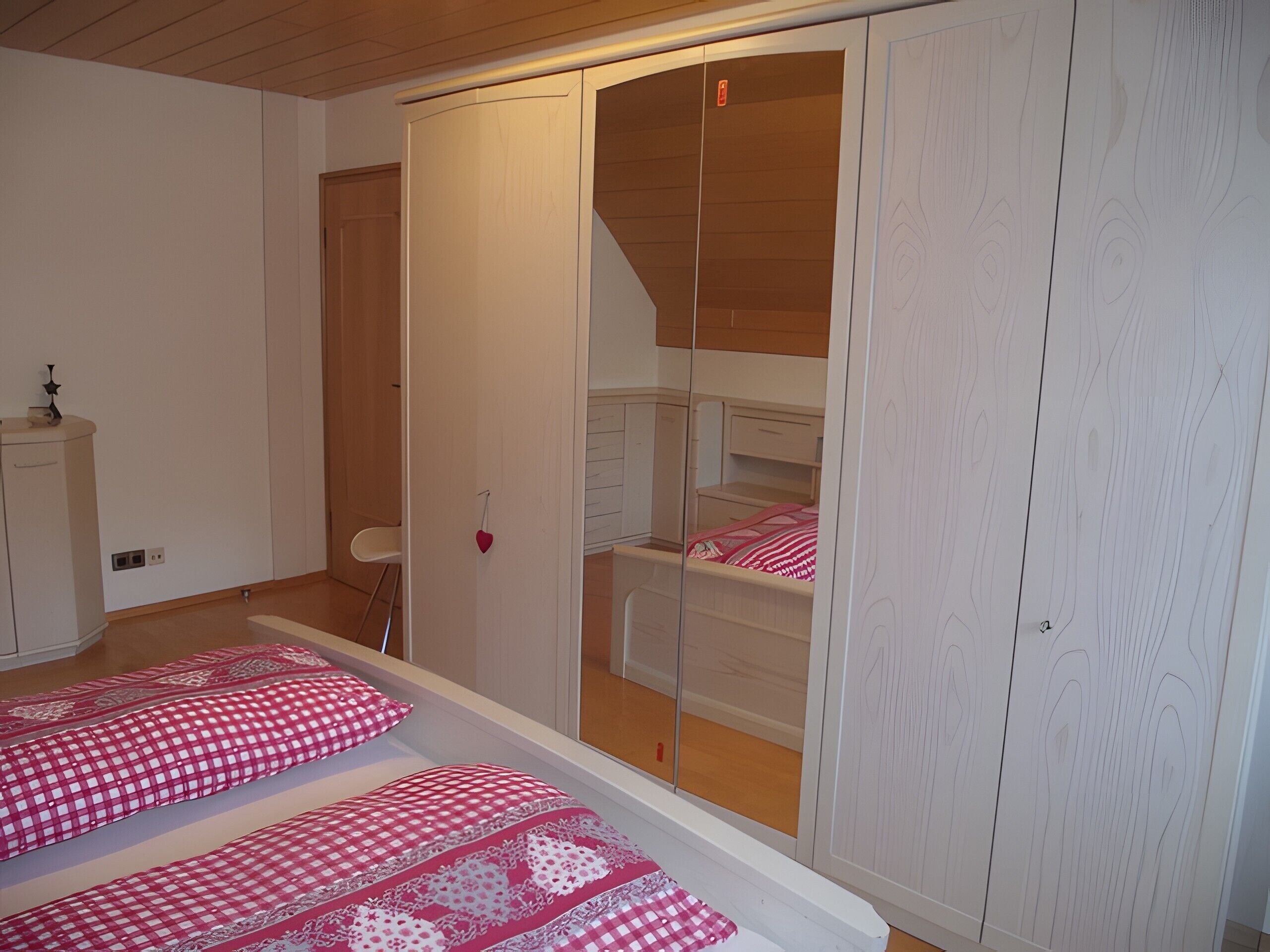 3 habitaciones, tabla de planchar con plancha y wifi gratis 