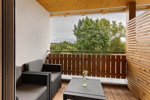 Property grounds - Apartment 'Ferienwohnung Mauchach' with Shared Garden, Balcony and Wi-Fi (Löffingen)