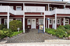 Exterior detail - Apartment "Haus Albatros 6" with Balcony & Wi-Fi (Koserow)