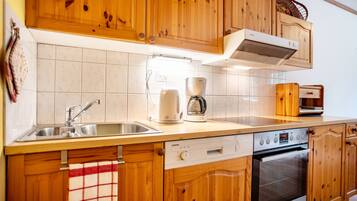 Refrigerador, horno, parrilla de estufa y lavavajillas