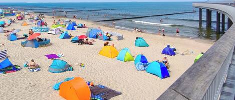Una spiaggia nelle vicinanze