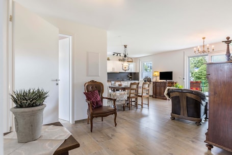 TV. Stylish, High-Quality & Exceptionally Cozy New-Build Vacation Apartment