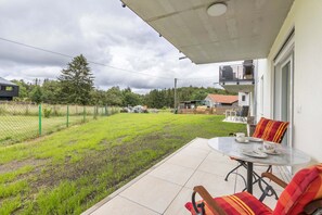 Outdoor dining - Holiday Apartment in Charming Wilhelminian/Art Nouveau Style; New Building (Albstadt)