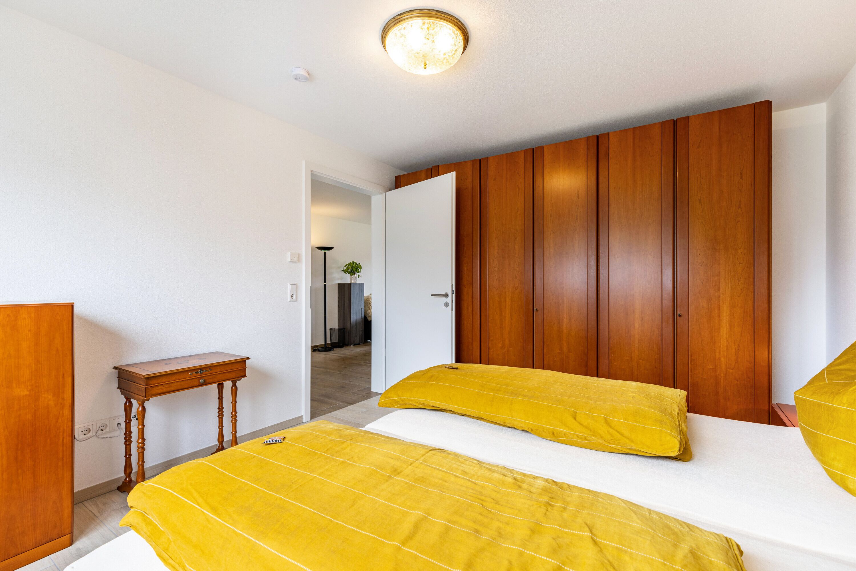 2 slaapkamers, een strijkplank/strijkijzer, gratis wifi, beddengoed