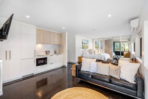 Beachfront Studio with Breathtaking Views
