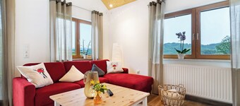Apartment 'Schwarzwaldglück' with Mountain View, Private Terrace and Wi-Fi