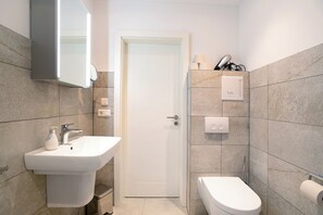 تجهيزات دش، مجففات شعر، مناشف