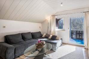 Tv, dvd-spelare och en stereo