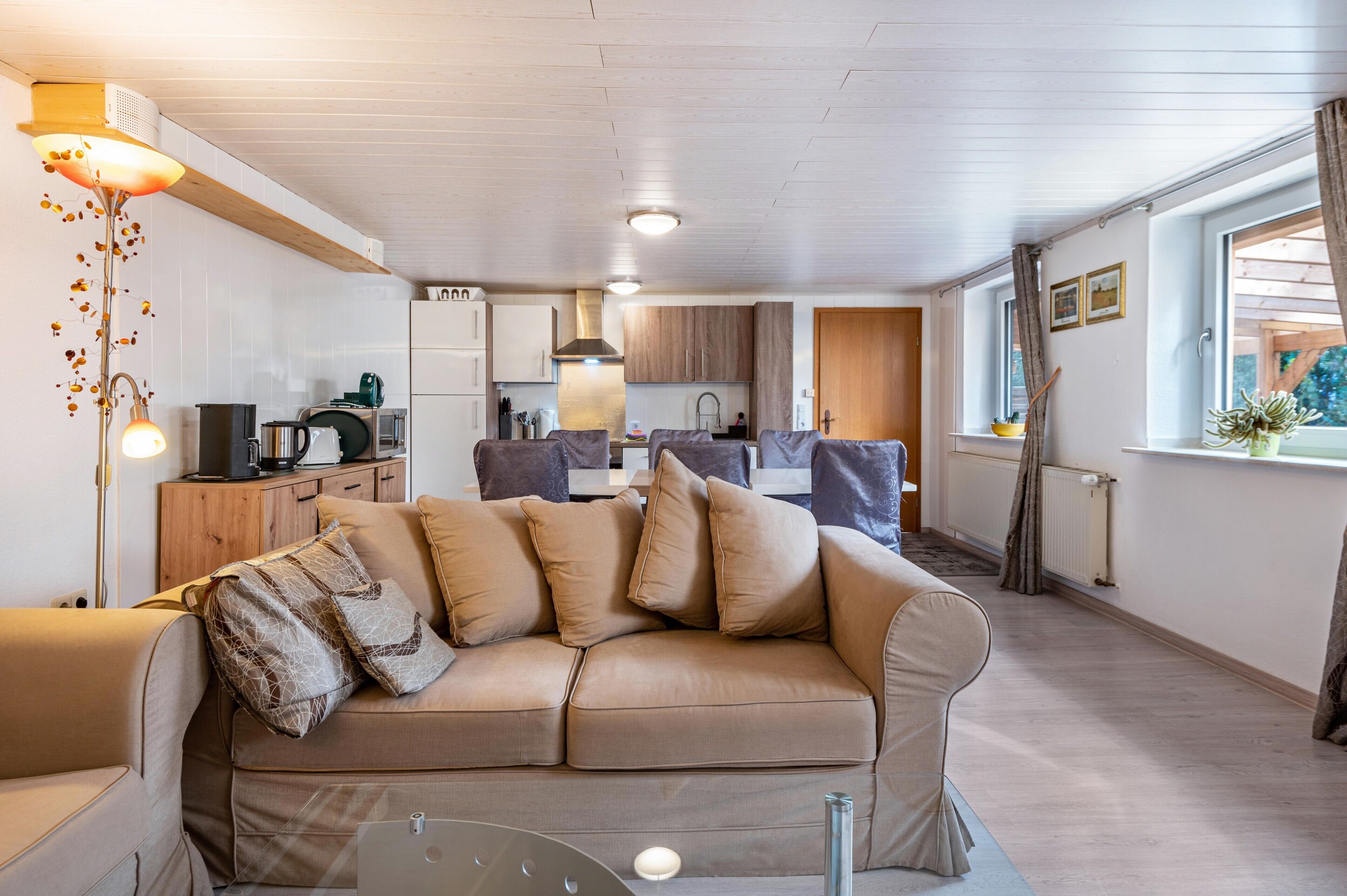 Fernseher, Kamin, DVD-Player, Stereoanlage