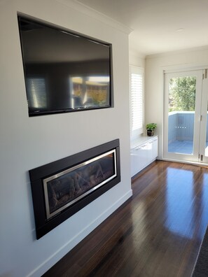 Interior - Coastal 5 Bedroom Rye beach escape - suitable for families or groups. (Rye)
