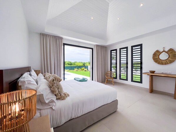 4 bedrooms, iron/ironing board, free WiFi, bed sheets