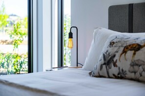 2 chambres, fer et planche à repasser, Wi-Fi, draps fournis