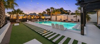 Amazing family Oasis, ft. 2 separate houses, golf cart, jacuzzi, private pool