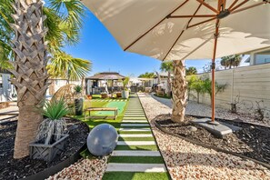 Property grounds - Amazing family Oasis, ft. 2 separate houses, golf cart, jacuzzi, private pool (Panama City Beach)