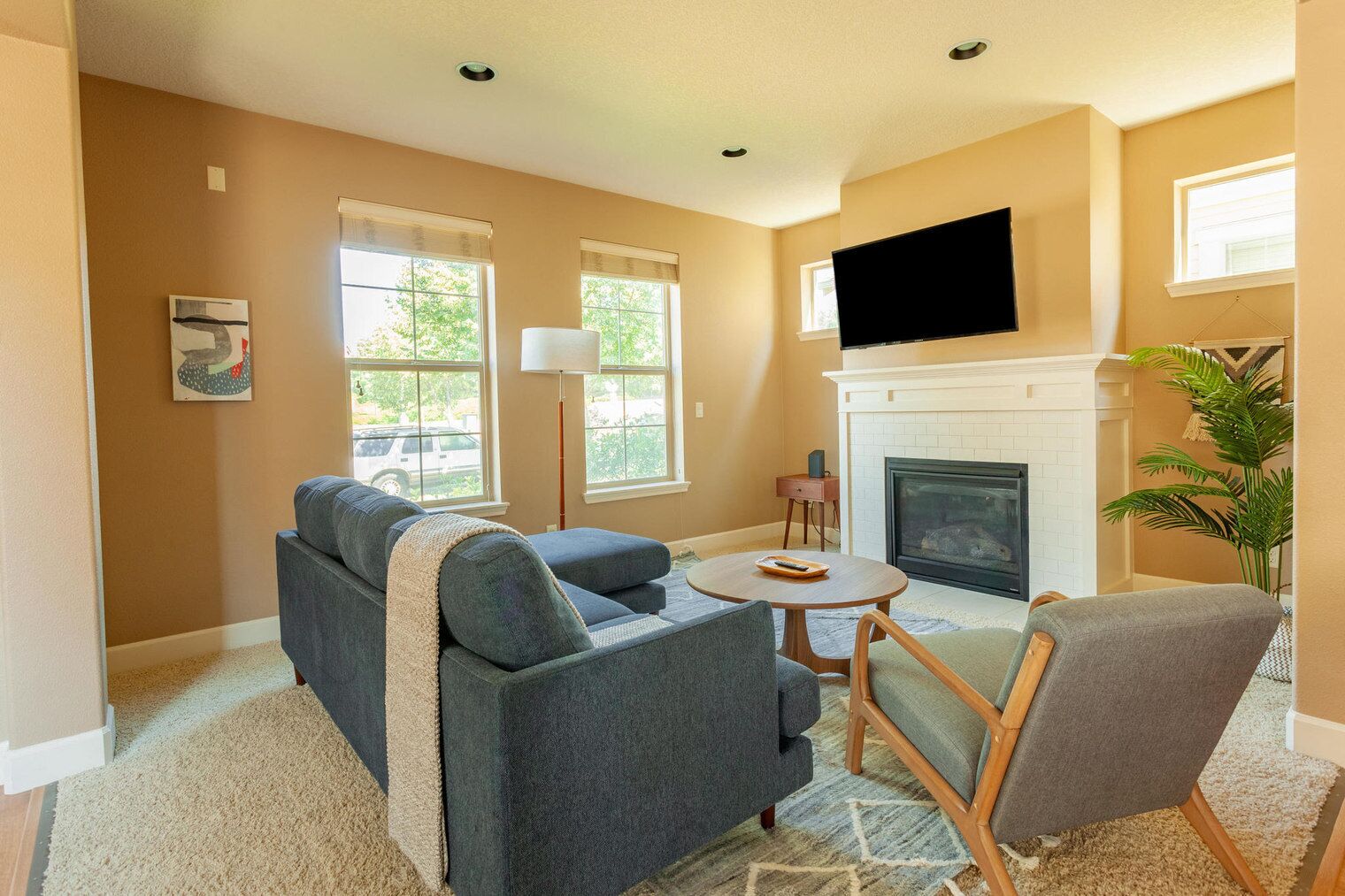 Divine Bethany 2BR w/ Pool, nr Brewery, Garden & Golf, by Blueground