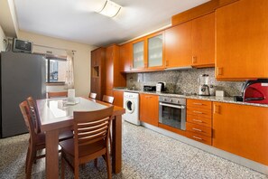 Fridge, microwave, oven, dishwasher - GuestReady - Comfortable stay in Gaia (Vila Nova de Gaia)