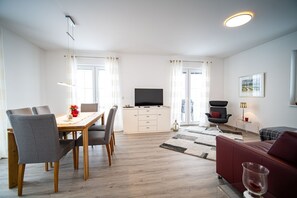 Unclassified image, 3 of 26, button