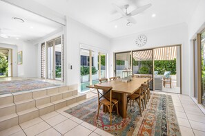 Dining - Golfers Paradise in Noosa Heads (Noosa Heads)