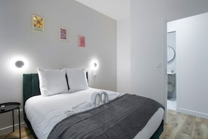 1 Schlafzimmer, BĂŒgeleisen/BĂŒgelbrett, WLAN, BettwĂ€sche