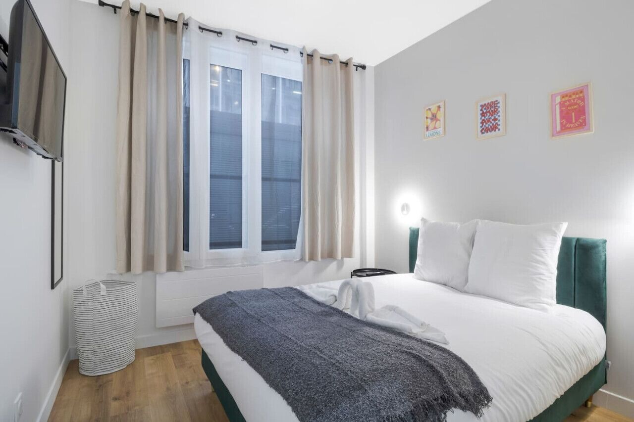 1 habitación, tabla de planchar con plancha, wifi y ropa de cama 