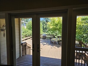 Interior - Spacious 6BR Home with Bonus Rooms, Office Space, Gym, and Sport Court (Oregon City)