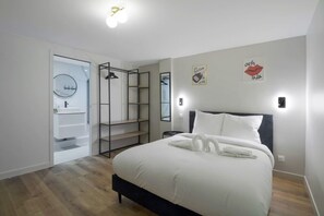 2 chambres, fer et planche à repasser, Wi-Fi, draps fournis