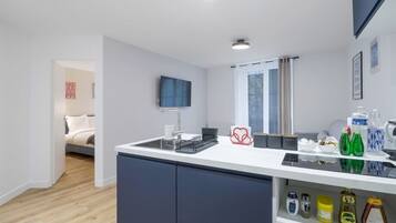 Microonde, macchina per tè/caffè, tostapane, pentole/stoviglie/utensili