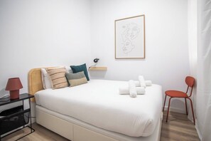 1 habitación, tabla de planchar con plancha, internet y ropa de cama 