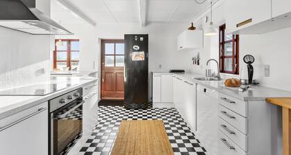Awesome home in Tranekær with kitchen