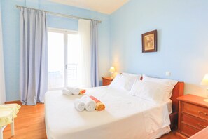 3 slaapkamers, een strijkplank/strijkijzer, internet, beddengoed