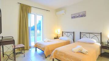 3 bedrooms, iron/ironing board, internet, bed sheets