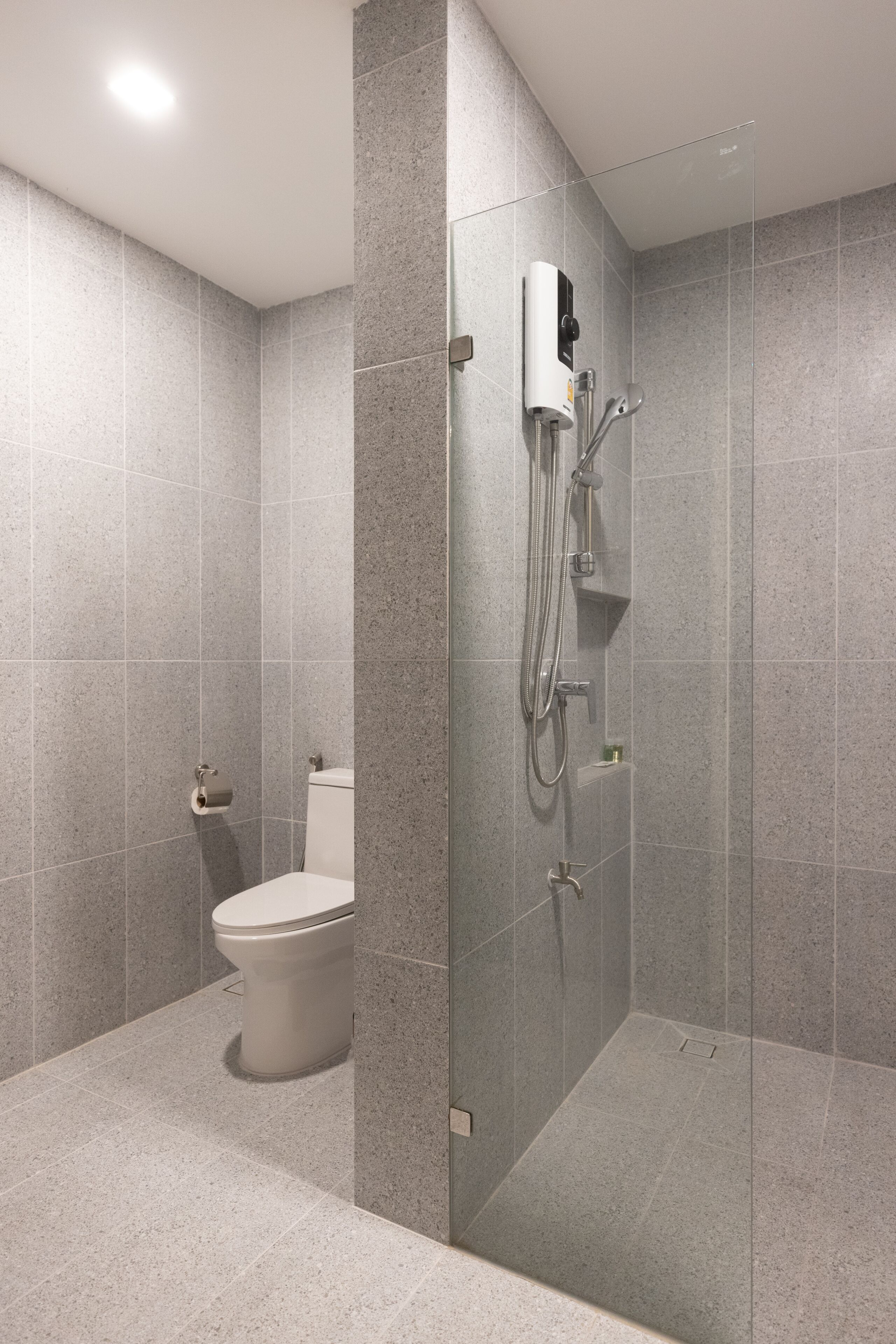 Superior room | Bathroom | Bathtub, hair dryer, towels