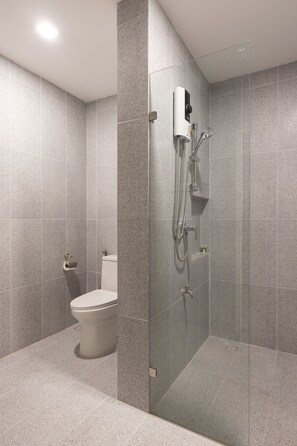 Studio Suite | Bathroom