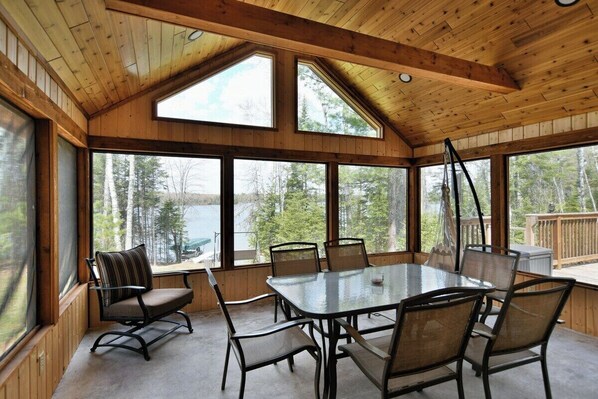 Dining - Aunt Alice's Cabin Lakeside Cabin on Buffalo Lake between Clam Lake and Lake Namakagon (Cable)