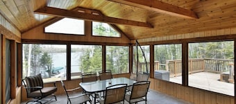 Aunt Alice's Cabin Lakeside Cabin on Buffalo Lake between Clam Lake and Lake Namakagon