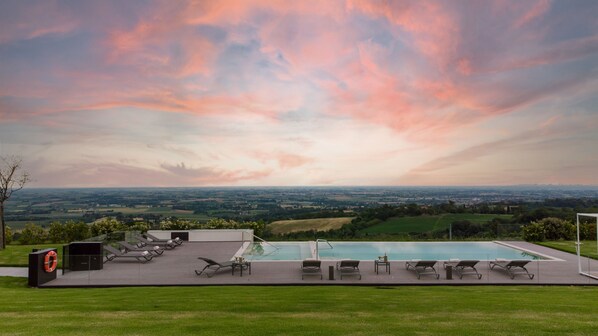 Villa | 5 bedrooms - Santa Maria Maddalena 10 Emma Villas (Castel San Pietro Terme)