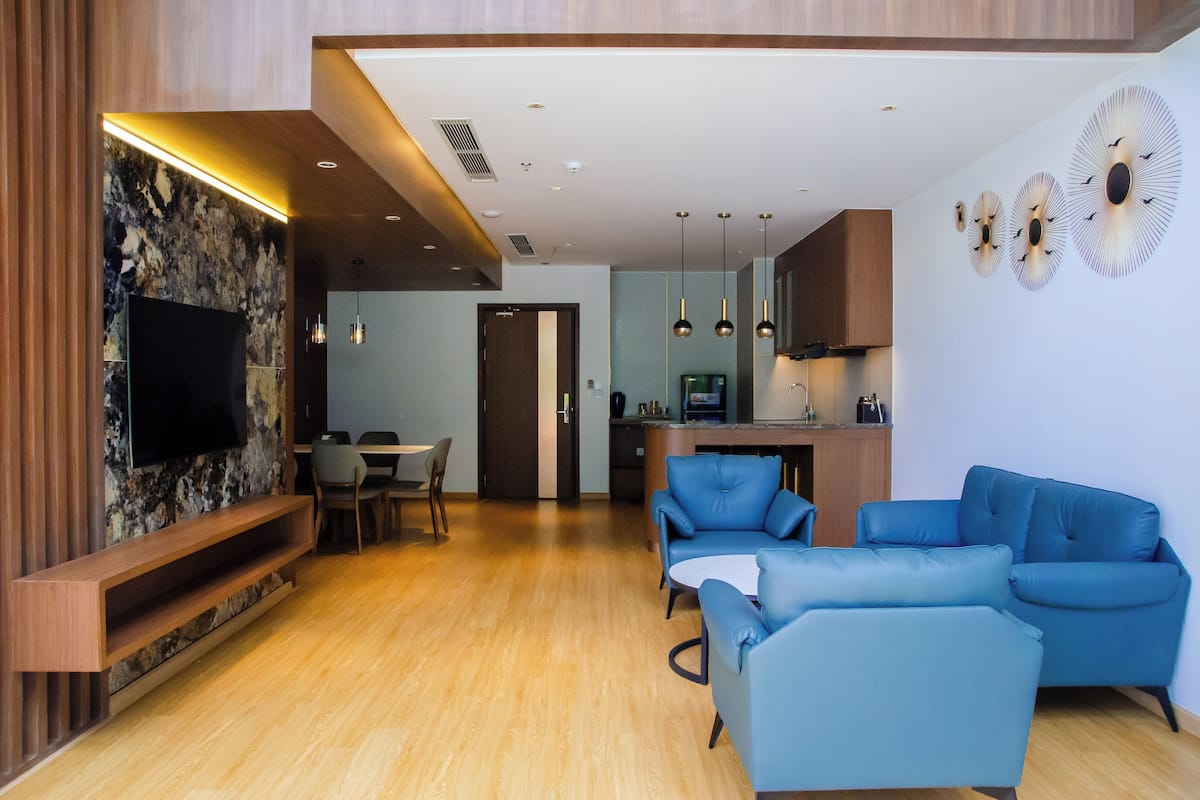 Duplex Three-bedroom with pool | Minibar, in-room safe, desk, blackout drapes