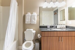 Hårføner og håndklær