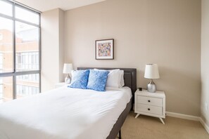 1 bedroom, iron/ironing board, WiFi, bed sheets - Marvelous Court House 1BR w/ Pool & Gym, nr Restaurants, by Blueground (Northern Virginia)