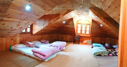 Sunlight HomeStay
Peacefull nature between the hiils and mountains