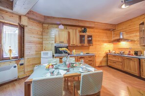 Fridge, microwave, oven, stovetop - Borgata Family Studio Ski In Ski Out 300m (Sestriere)
