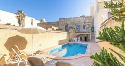 Ta'leli Pool Farmhouse in Gozo