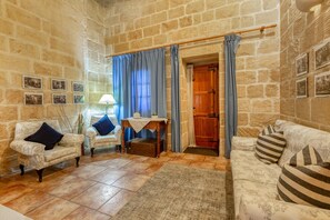 Family Townhome, Multiple Bedrooms (Ta'Leli Pool Farmhouse in Gozo) | Interior