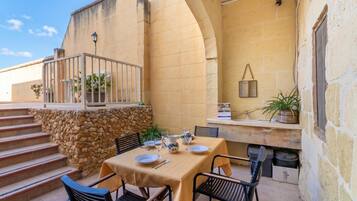 Family Townhome, Multiple Bedrooms (Ta'Leli Pool Farmhouse in Gozo) | Outdoor dining
