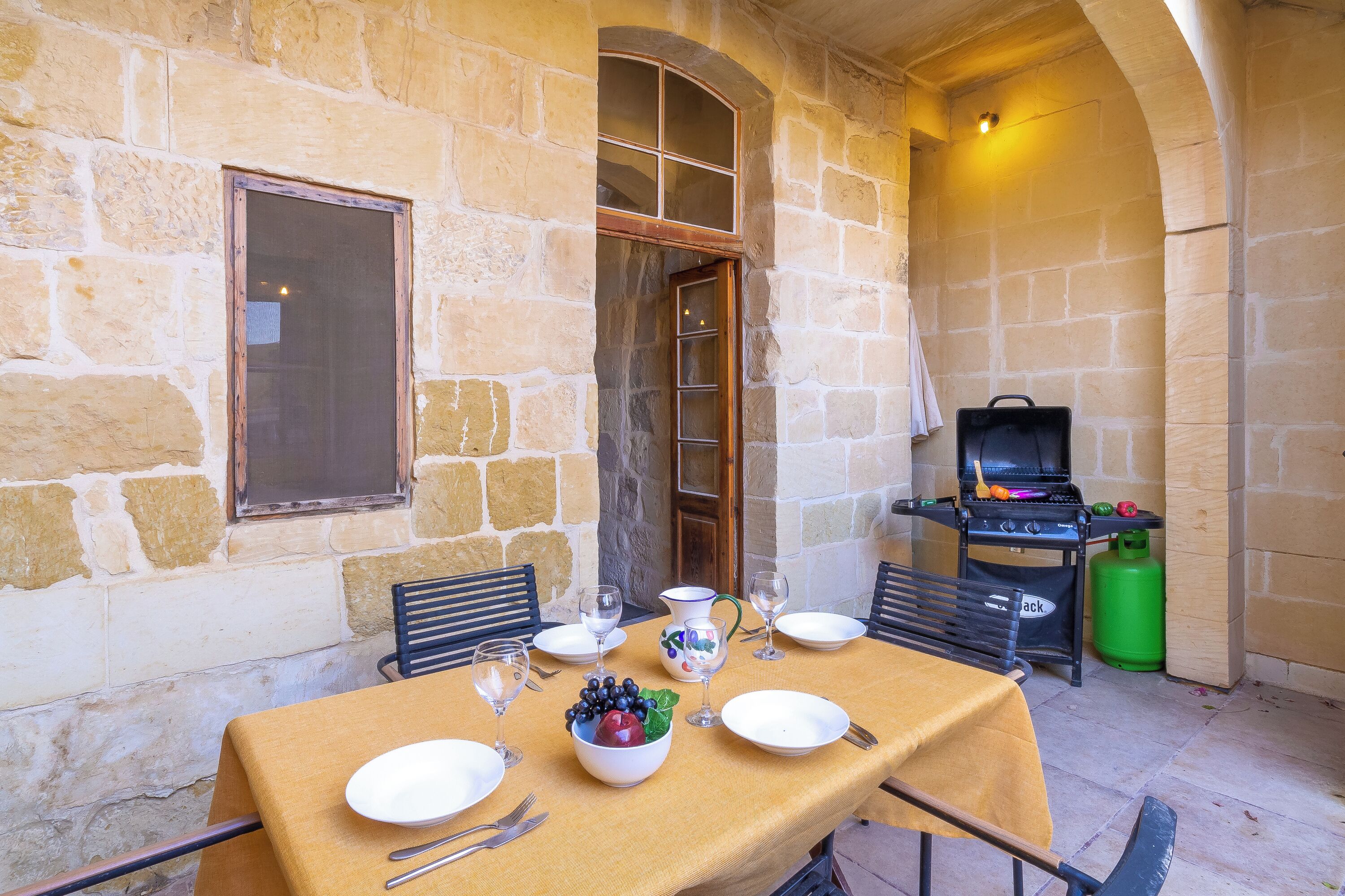 家庭联排别墅, 多间卧室 (Ta'Leli Pool Farmhouse in Gozo) | 室外用餐