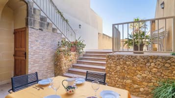 Family Townhome, Multiple Bedrooms (Ta'Leli Pool Farmhouse in Gozo) | Outdoor dining
