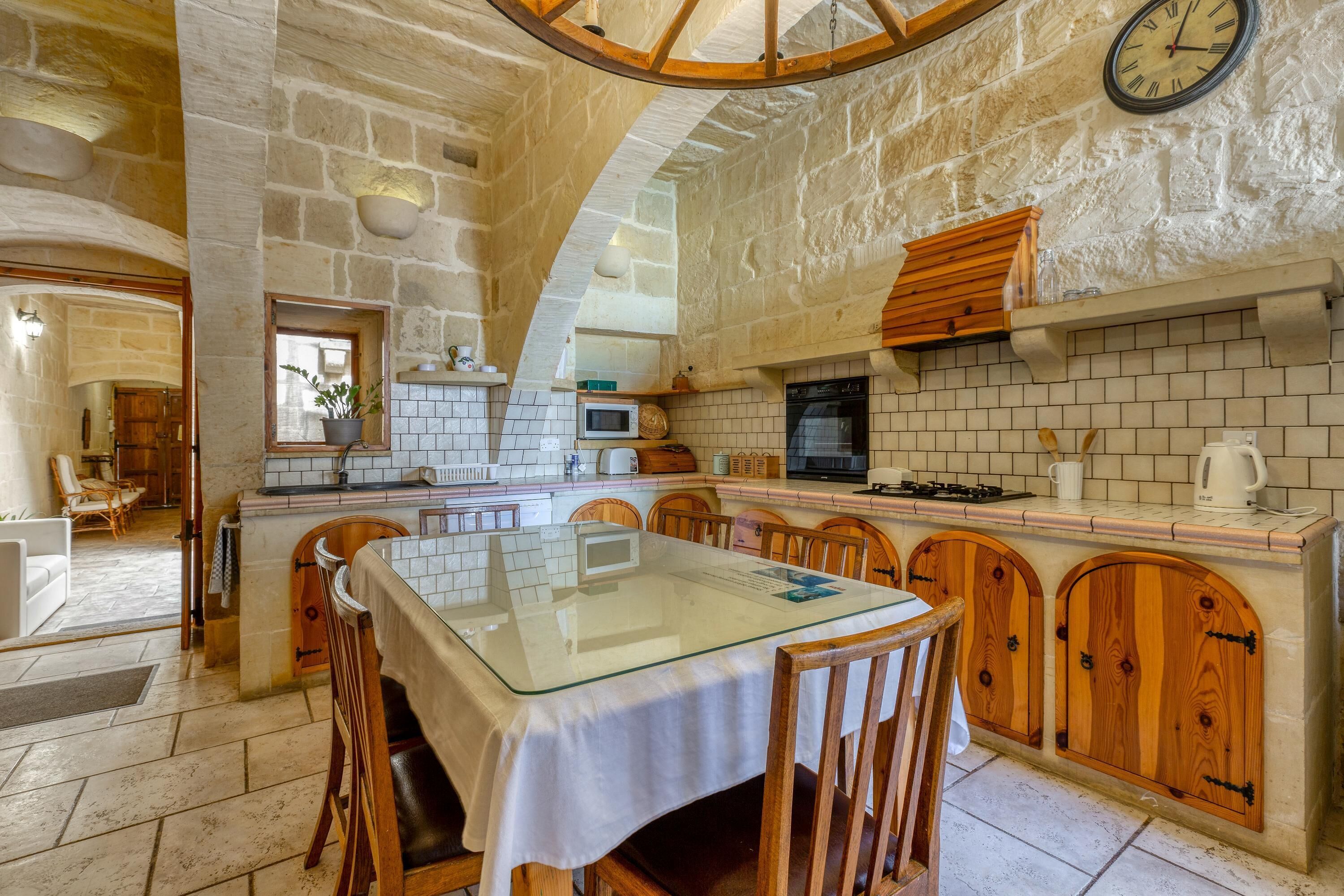 Family Townhome, Multiple Bedrooms (Ta'Leli Pool Farmhouse in Gozo) | Dining