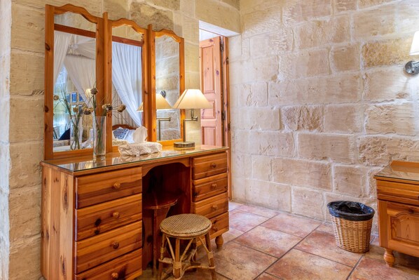 Family Townhome, Multiple Bedrooms (Ta'Leli Pool Farmhouse in Gozo) | Interior - Ta'leli Pool Farmhouse in Gozo (Gharb)