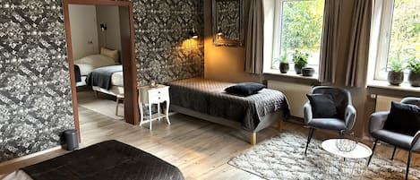 8 bedrooms, internet