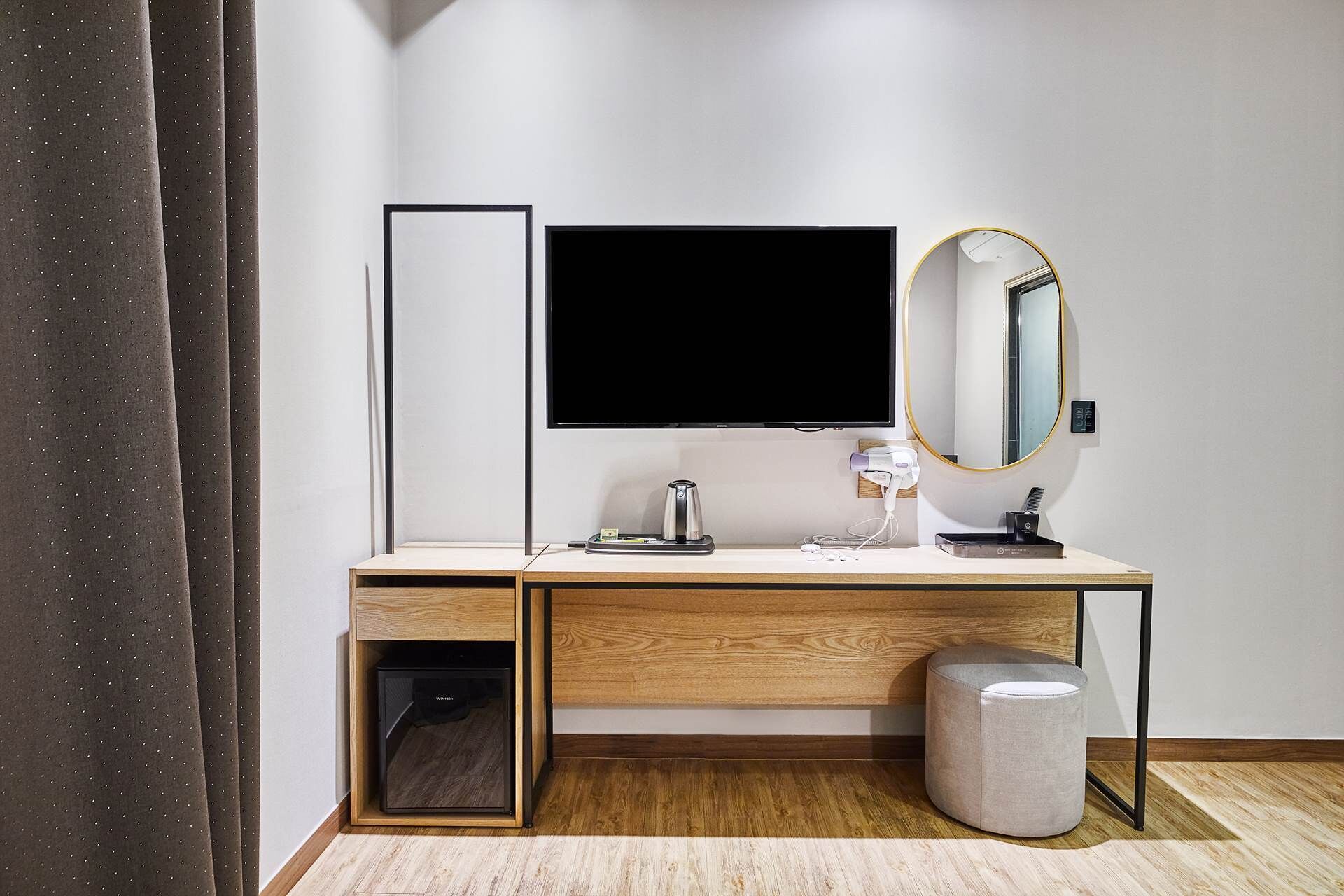 Standard Double Room (previously Pacific Hotel GimpoAirport) | Individually furnished, desk, free WiFi